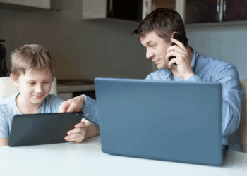 Digital Parenting in 2025: Setting Screen Rules That Actually Work
