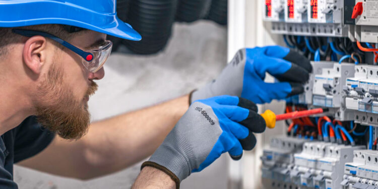 Electrician training and inspection: a clear, job-focused route with Elec Training