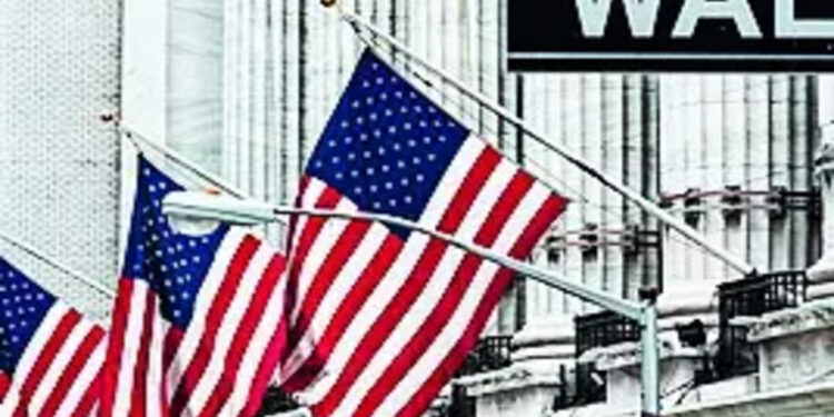 Ever wished you could mirror the trades of Wall Street’s smartest minds?